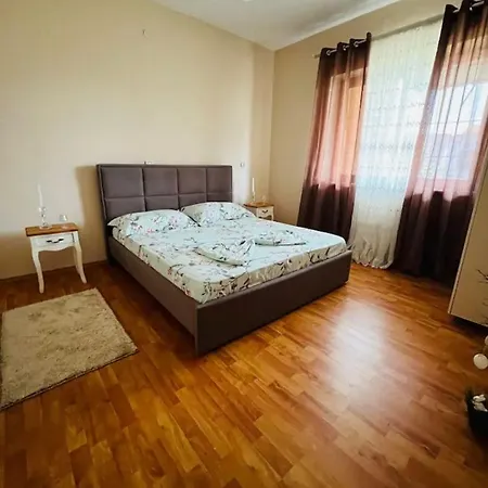 Apartament Elias House *